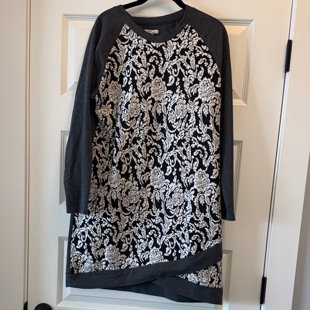 Maurice’s L long grey sweatshirt dress with jacquard front